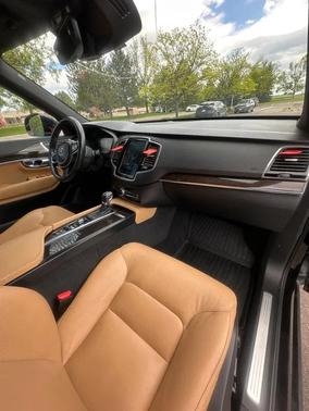2018 Volvo XC90 T5 Momentum