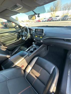 Gun Metallic 2019 Nissan Altima 2.5 SR