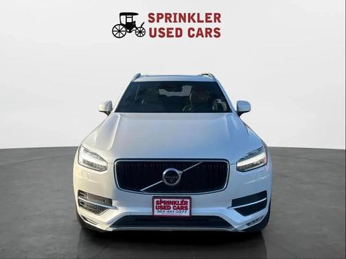 White 2018 Volvo XC90 T6 Momentum