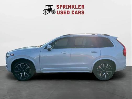White 2018 Volvo XC90 T6 Momentum