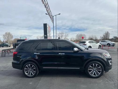 2017 Ford Explorer Platinum
