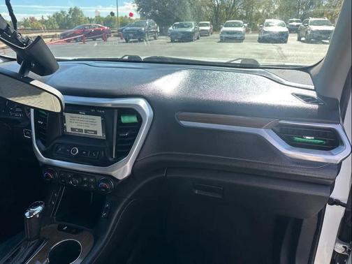 2018 GMC Acadia SLE-2