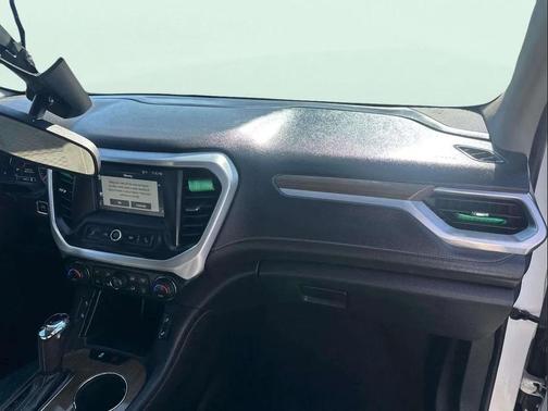 2018 GMC Acadia SLE-2