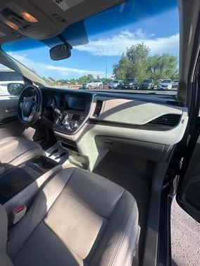 Midnight Black Metallic 2017 Toyota Sienna XLE