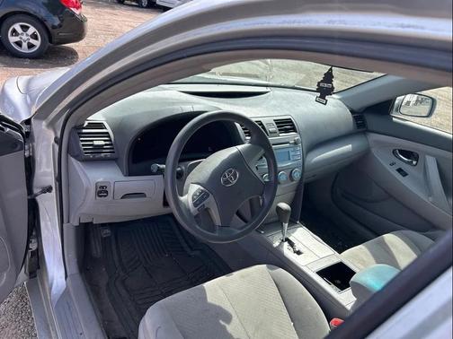 Classic Silver Metallic 2009 Toyota Camry LE
