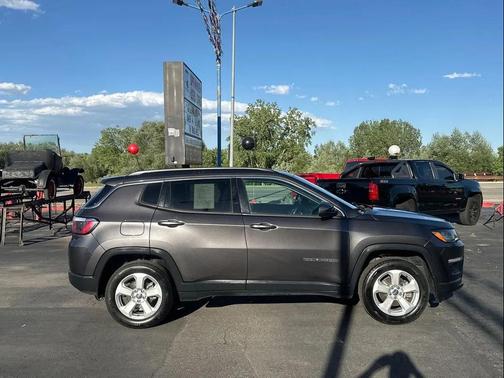 Granite Crystal Metallic Clearcoat 2021 Jeep Compass Latitude