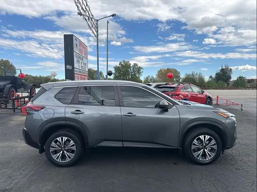 2022 Nissan Rogue SV