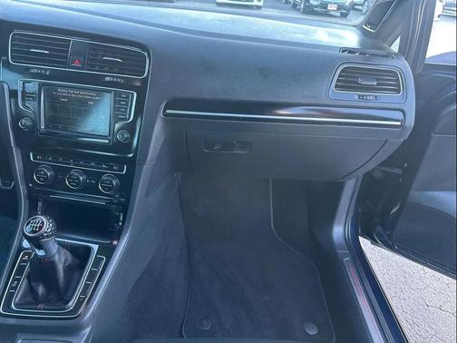 2016 Volkswagen Golf GTI 2.0T Autobahn w/Performance Package 4-Door