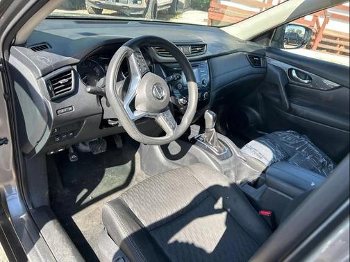 Gun Metallic 2017 Nissan Rogue S