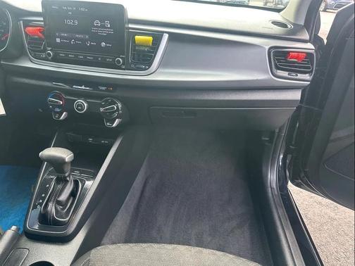 2022 Kia Rio LX