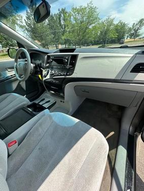 2014 Toyota Sienna LE