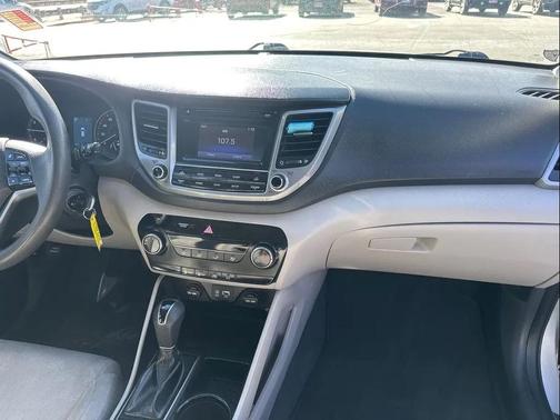 2016 Hyundai TUCSON SE