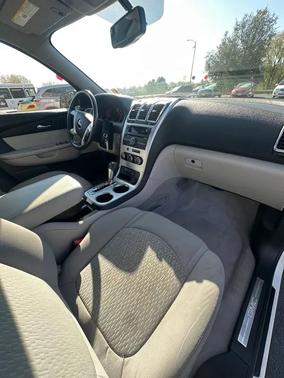2011 GMC Acadia SLE