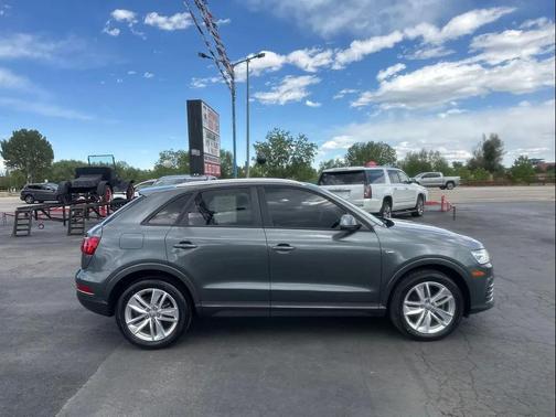 Daytona Gray Pearl Effect 2018 Audi Q3 2.0T Premium