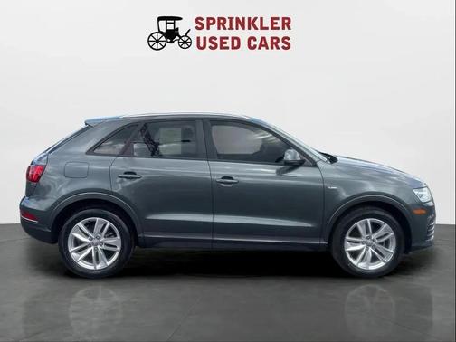 Daytona Gray Pearl Effect 2018 Audi Q3 2.0T Premium