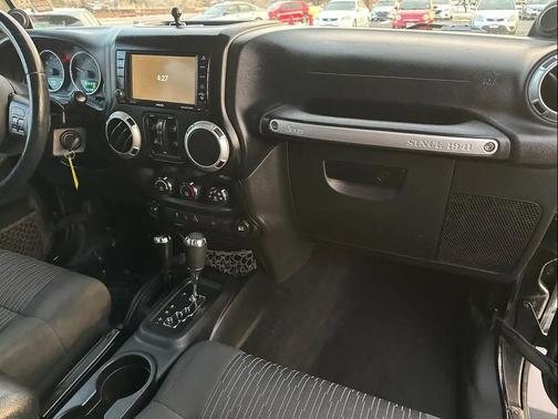 2012 Jeep Wrangler Unlimited Sahara