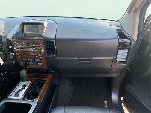 2009 Nissan Titan LE Crew Cab