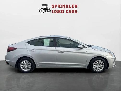 2019 Hyundai ELANTRA SE