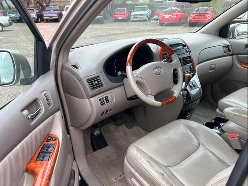 2007 Toyota Sienna XLE