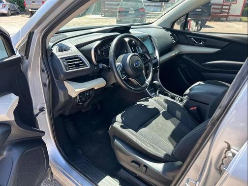 Ice Silver Metallic 2019 Subaru Ascent Premium 8-Passenger
