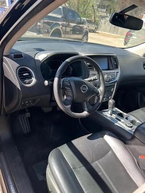 Magnetic Black Pearl 2020 Nissan Pathfinder SL 4WD