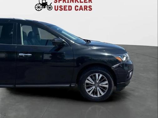 Magnetic Black Pearl 2020 Nissan Pathfinder SL 4WD