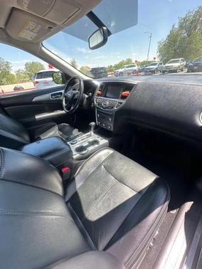 Magnetic Black Pearl 2020 Nissan Pathfinder SL 4WD