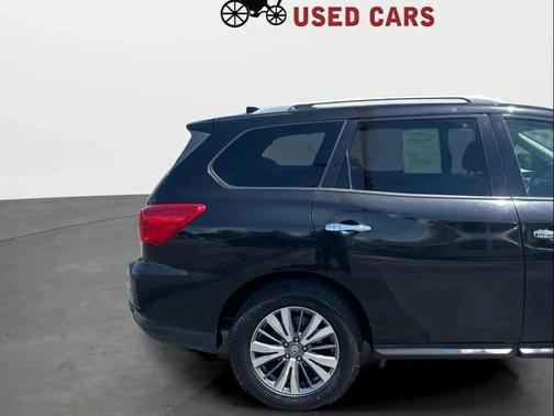 Magnetic Black Pearl 2020 Nissan Pathfinder SL 4WD