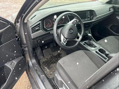 Platinum Gray Metallic 2019 Volkswagen Jetta 1.4T S