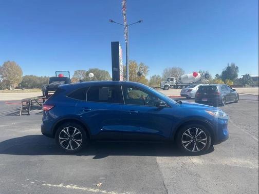 2022 Ford Escape SE