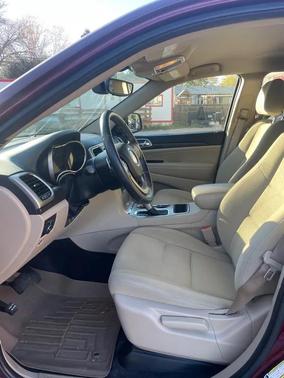 2017 Jeep Grand Cherokee Laredo