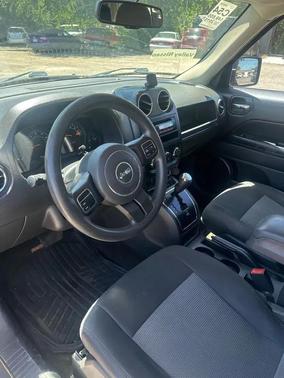 Granite Crystal Metallic Clearcoat 2015 Jeep Patriot Altitude Edition