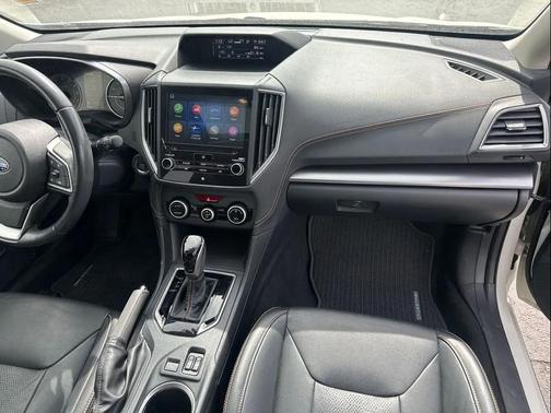 Crystal White Pearl 2019 Subaru Crosstrek 2.0i Limited