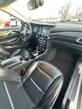 2018 INFINITI QX30 Luxury