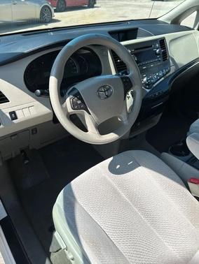2013 Toyota Sienna LE