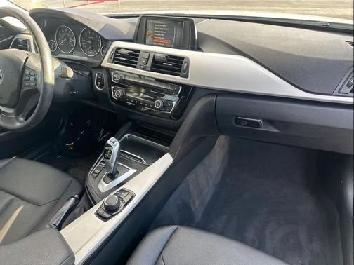 2017 BMW 320 i