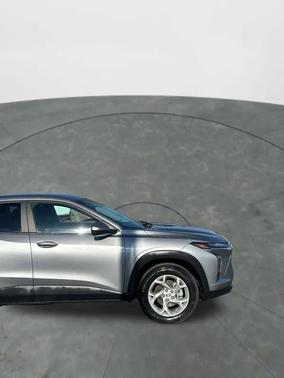 Sterling Gray Metallic 2024 Chevrolet Trax LS