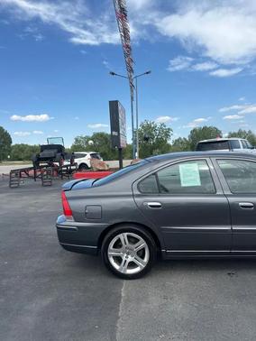 Titanium Gray Metallic 2008 Volvo S60 T5