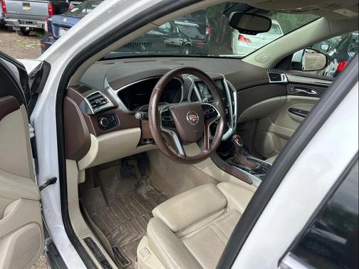 Silver 2014 Cadillac SRX Luxury Collection