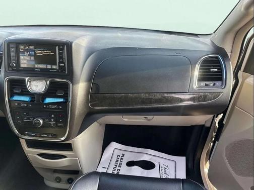 2014 Chrysler Town & Country Touring