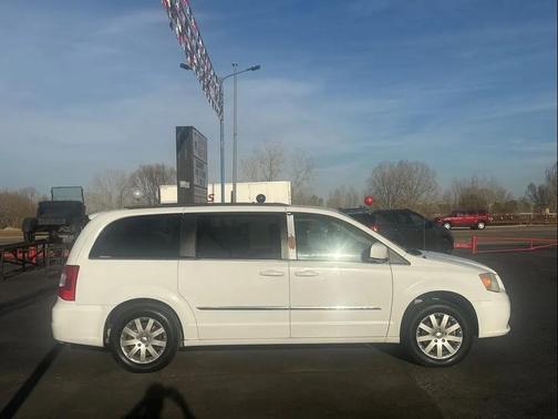 2014 Chrysler Town & Country Touring