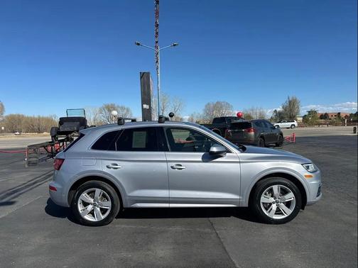 Florett Silver Metallic 2019 Audi Q5 2.0T Premium Plus