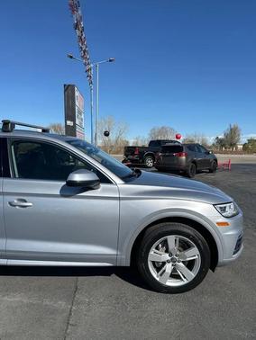 Florett Silver Metallic 2019 Audi Q5 2.0T Premium Plus