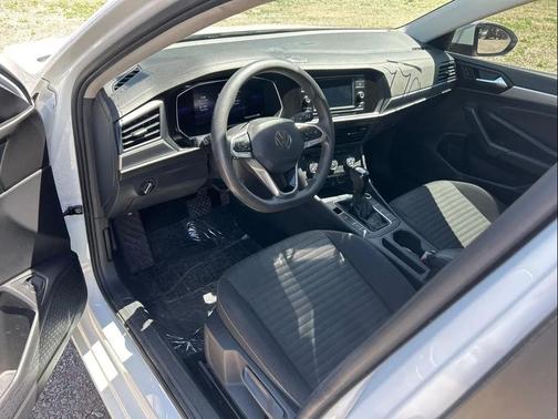 Pure White 2022 Volkswagen Jetta 1.5T S