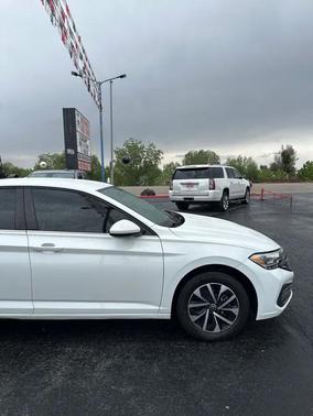 Pure White 2022 Volkswagen Jetta 1.5T S