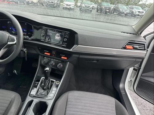 Pure White 2022 Volkswagen Jetta 1.5T S