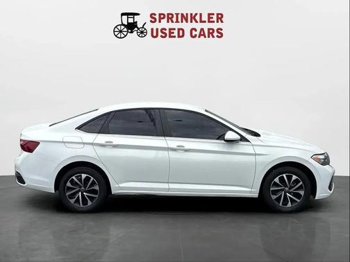Pure White 2022 Volkswagen Jetta 1.5T S