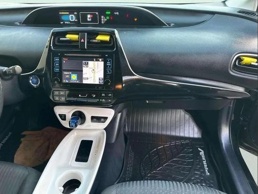 2016 Toyota Prius Three