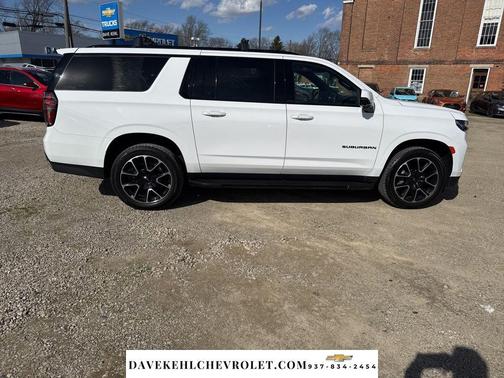 Summit White 2023 Chevrolet Suburban RST