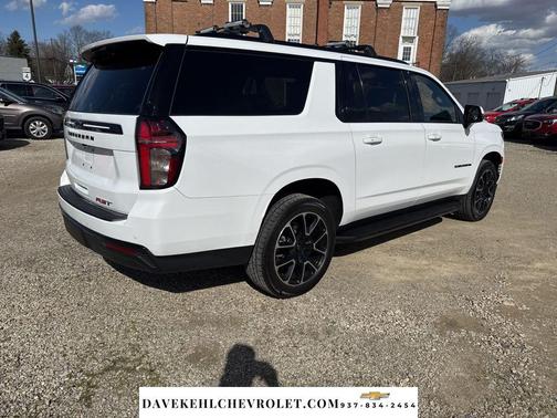 Summit White 2023 Chevrolet Suburban RST
